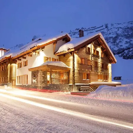 Spacious Chalet In Prázdninový dům Klosterle am Arlberg
